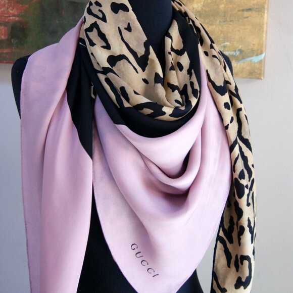 Authentic Gucci Iconic Animal Print Silk Shawl Pink Wrap Scarf - Picture 1 of 16
